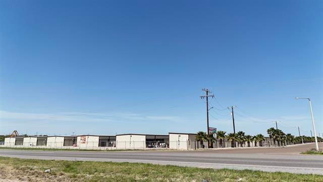102 Camino Nuevo, Laredo, TX for sale - Building Photo - Image 2 of 18