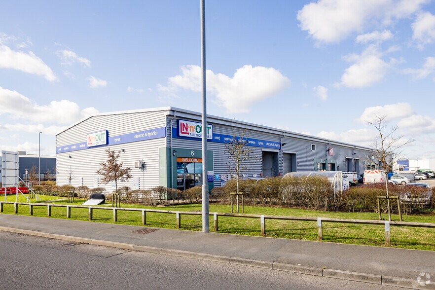 Sentinel End, Reading for lease - Primary Photo - Image 1 of 4