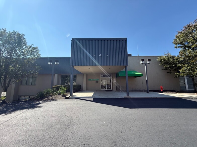 800-820 Freeway Dr N, Columbus, OH for lease - Building Photo - Image 2 of 30