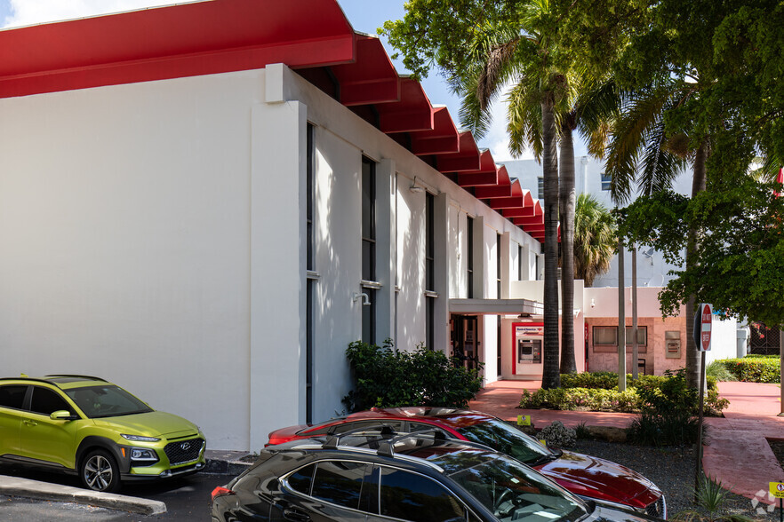 930 Washington Ave, Miami Beach, FL for lease - Building Photo - Image 2 of 14