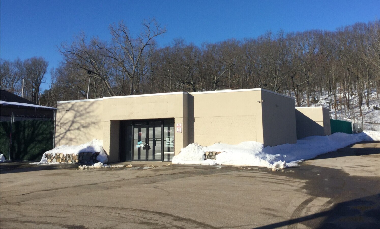 519 Lakewood Rd, Waterbury, CT 06704