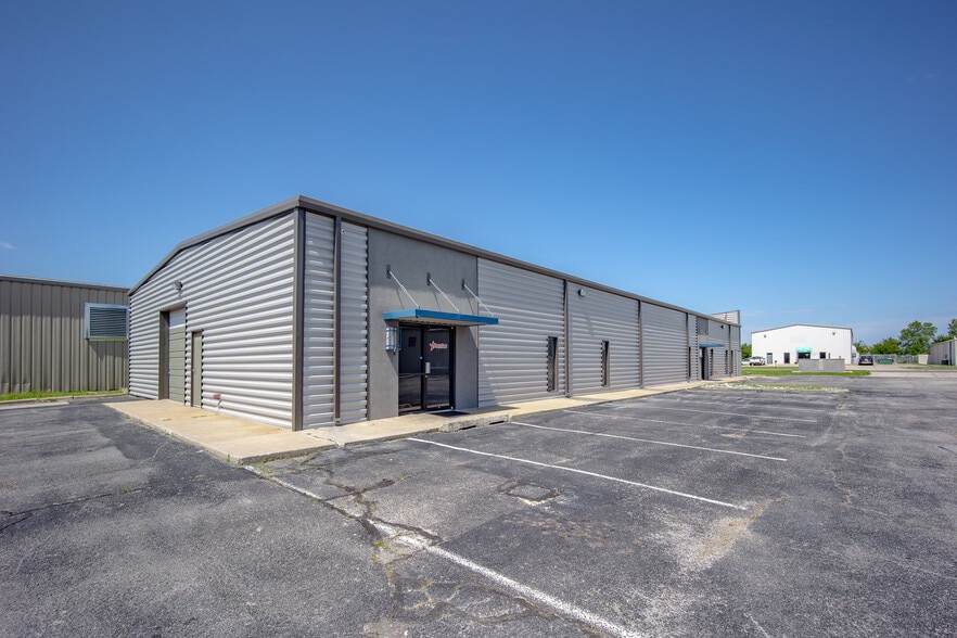 2845 Broce Dr, Norman, OK for lease - Building Photo - Image 1 of 12