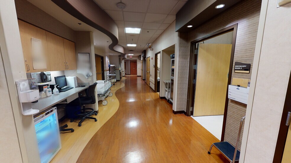 1997 Sloan Pl N, Maplewood, MN for lease - Interior Photo - Image 2 of 7