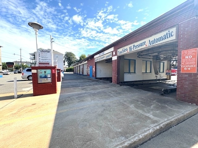 950 Broadway, Fall River, MA for sale - Building Photo - Image 2 of 9