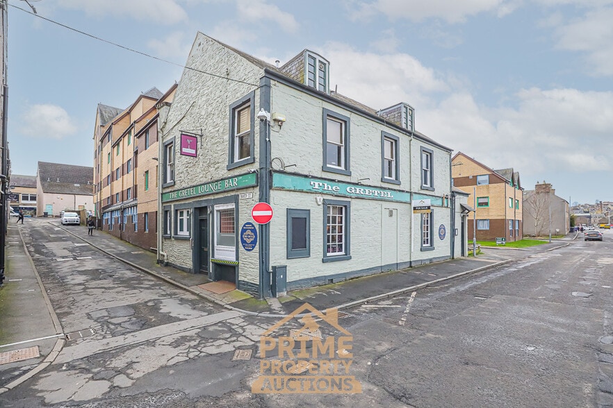 13 Teviot Cres, Hawick for sale - Building Photo - Image 2 of 33