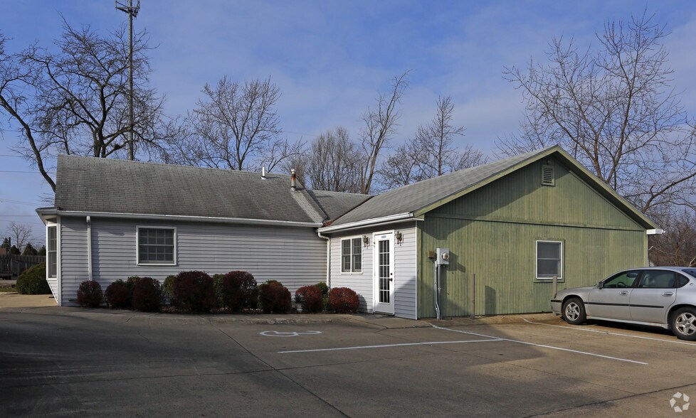 6035 Stellhorn Rd, Fort Wayne, IN 46815