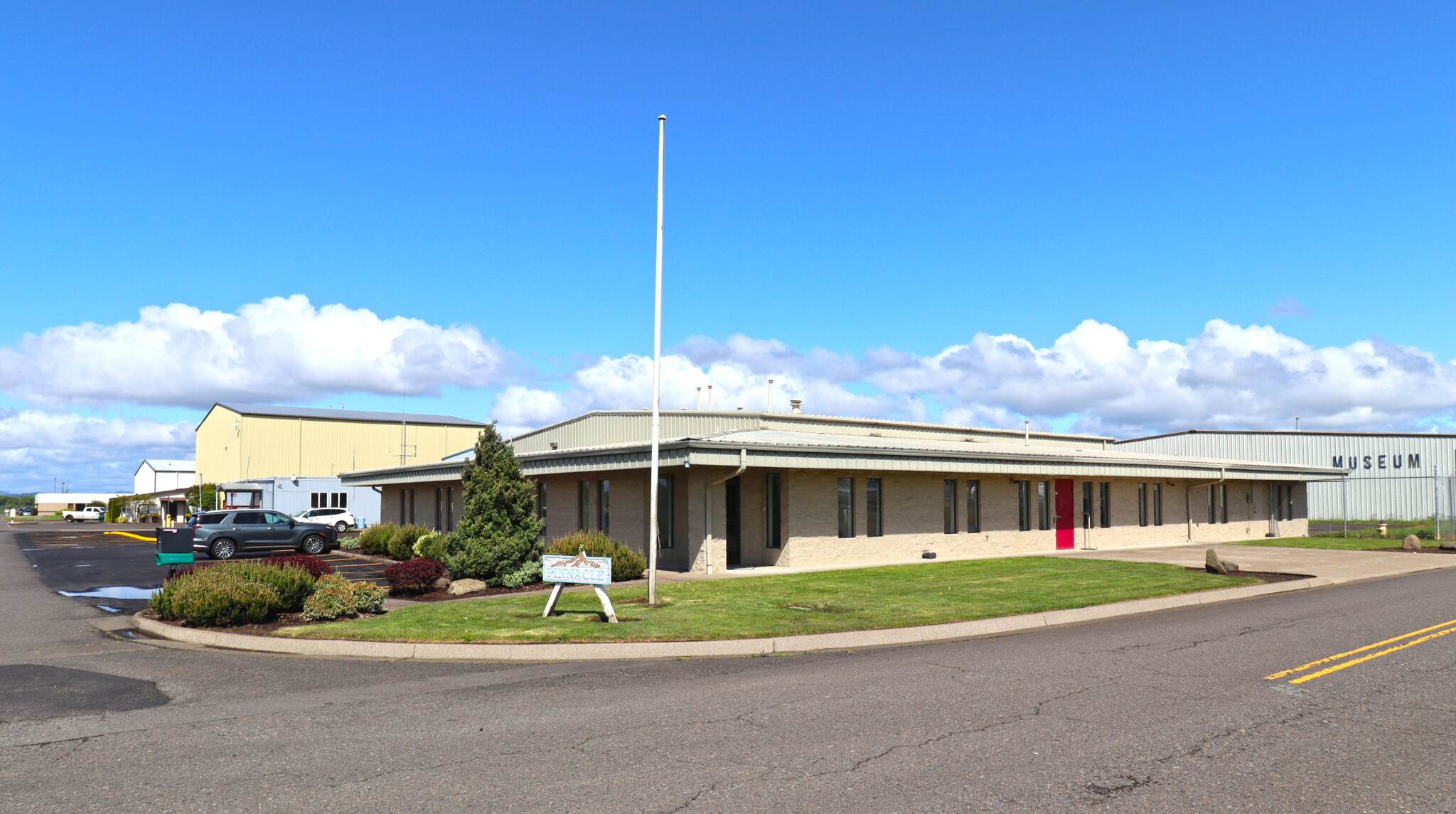 28717 Grumman Dr, Eugene, OR for lease Building Photo- Image 1 of 10