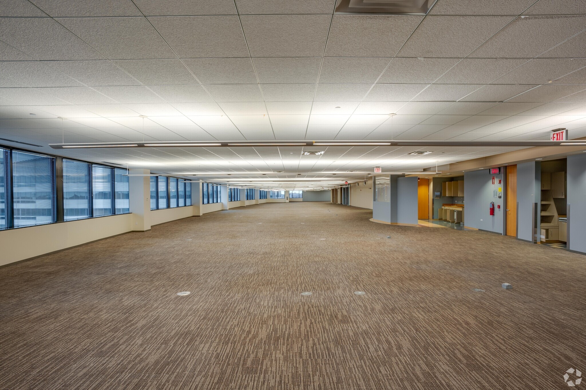 3050 Highland Pky, Downers Grove, IL for lease Interior Photo- Image 1 of 3