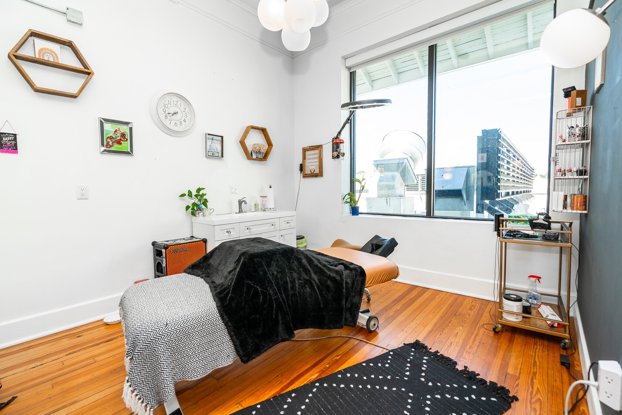 327 11th Ave N, Saint Petersburg, FL for lease Interior Photo- Image 1 of 15