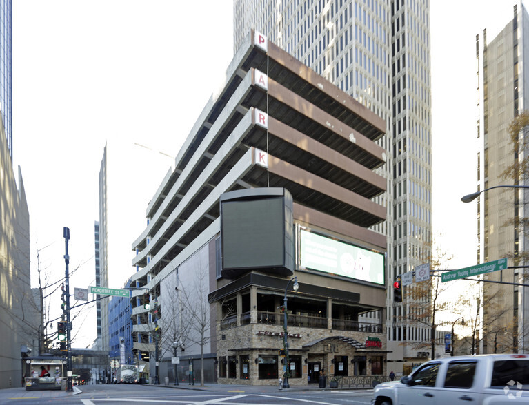 218 Peachtree St, Atlanta, GA for lease - Building Photo - Image 1 of 7