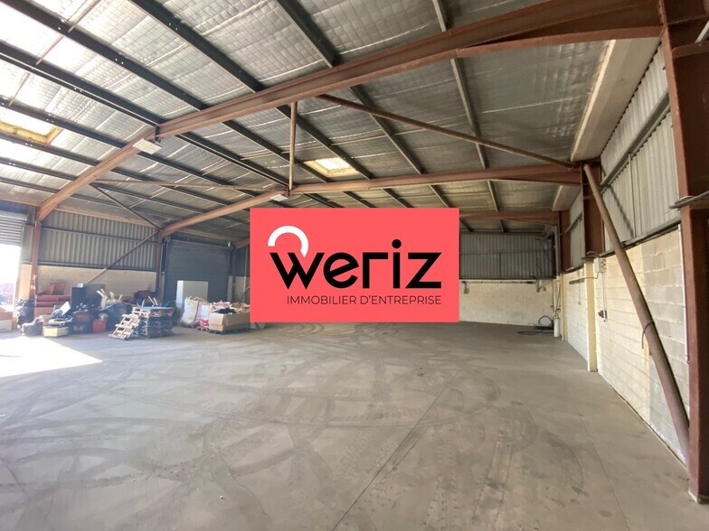 Industrial in BERRE-L'ETANG for lease - Building Photo - Image 3 of 6