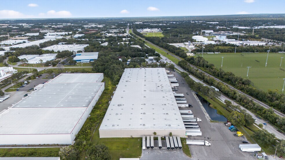 3102 Queen Palm Dr, Tampa, FL for lease - Building Photo - Image 3 of 19