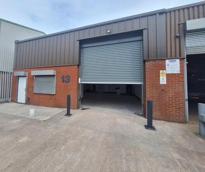 Woodrow Way, Manchester for lease - Building Photo - Image 3 of 4