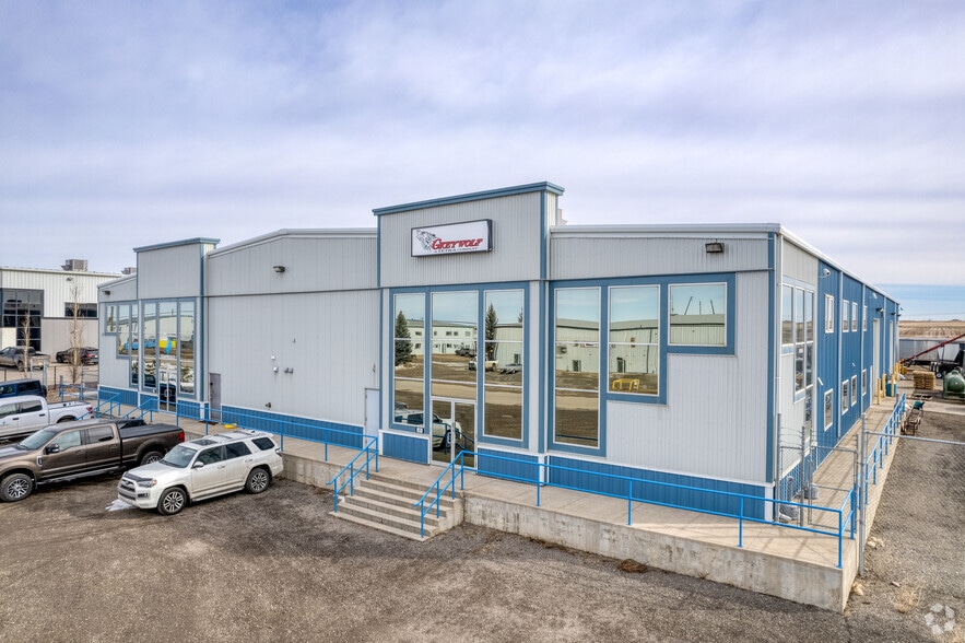 605A McCool St NE, Crossfield, AB for sale - Primary Photo - Image 1 of 1