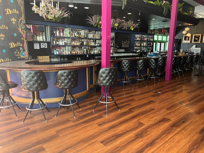 135 S 6th Ave, Tucson, AZ for lease - Building Photo - Image 1 of 7