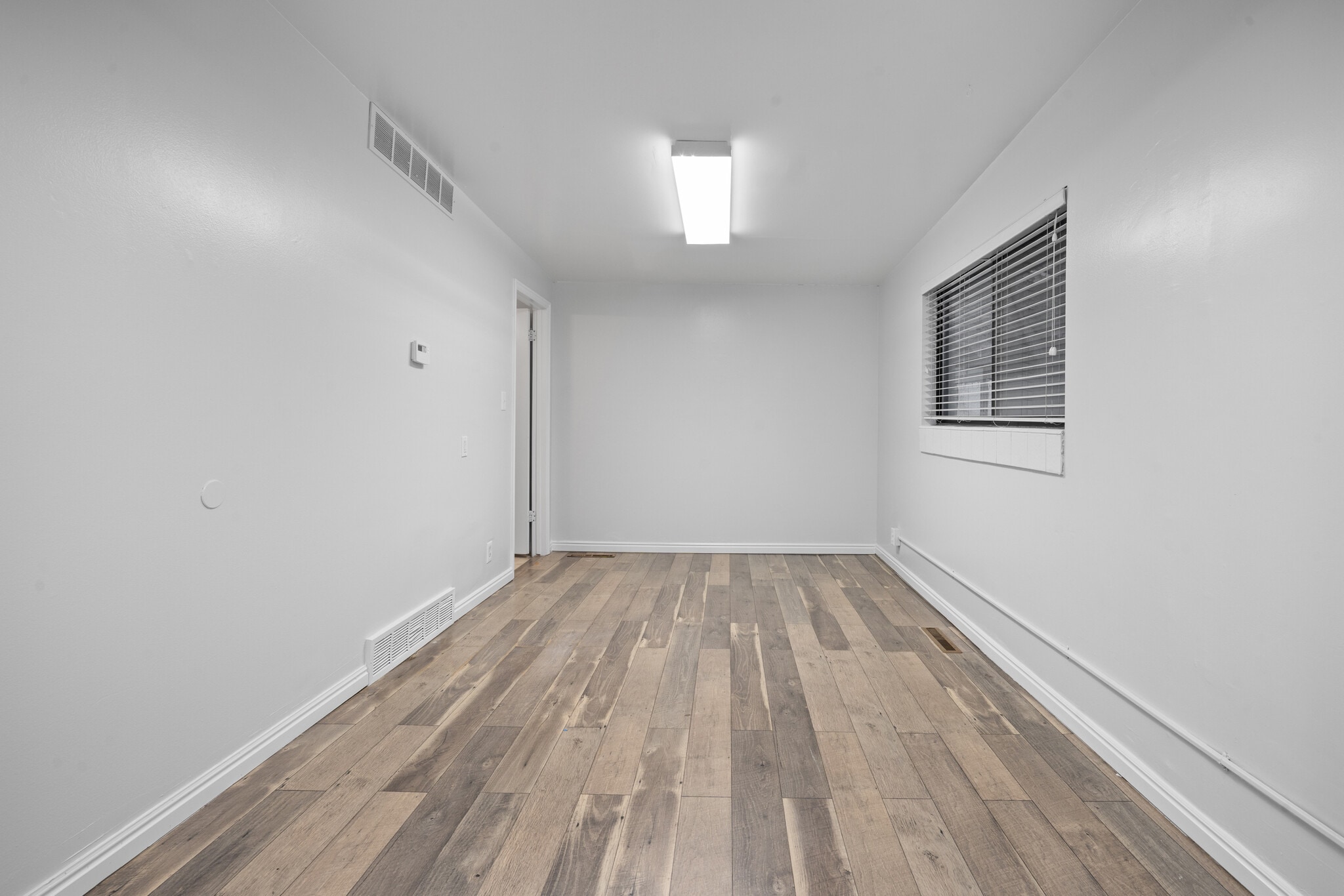 9386 S Redwood Rd, West Jordan, UT for sale Interior Photo- Image 1 of 3