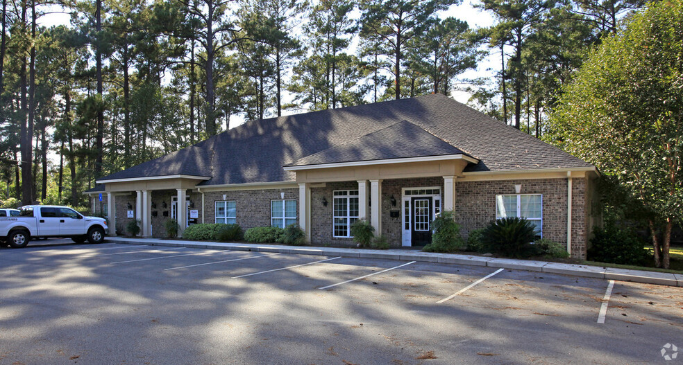 2410 Bemiss Rd, Valdosta, GA for lease - Building Photo - Image 1 of 14