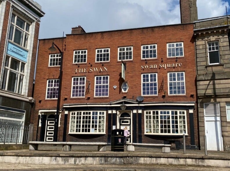 Swan Sq, Stoke On Trent for sale - Primary Photo - Image 1 of 1