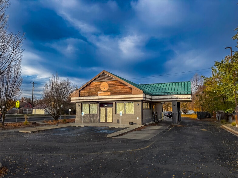 2703 N Division St, Spokane, WA for sale - Building Photo - Image 1 of 6