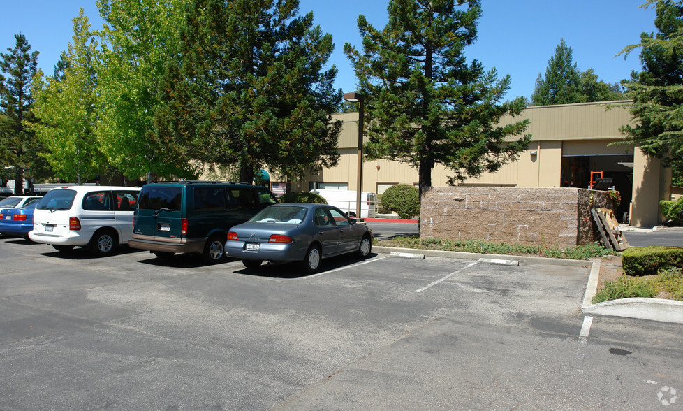 300 El Pueblo Rd, Scotts Valley, CA for lease - Building Photo - Image 2 of 14