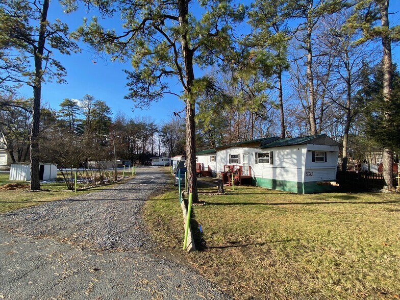 521 Gansevoort Rd, Fort Edward, NY for sale - Building Photo - Image 1 of 1