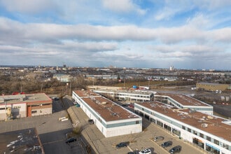 2212A Gladwin Cres, Ottawa, ON - AERIAL  map view