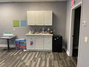 182 Cornerstone Dr, Brunswick, GA for lease Interior Photo- Image 2 of 6