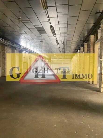 Office in Villeneuve-le-Roi for lease - Interior Photo - Image 1 of 2