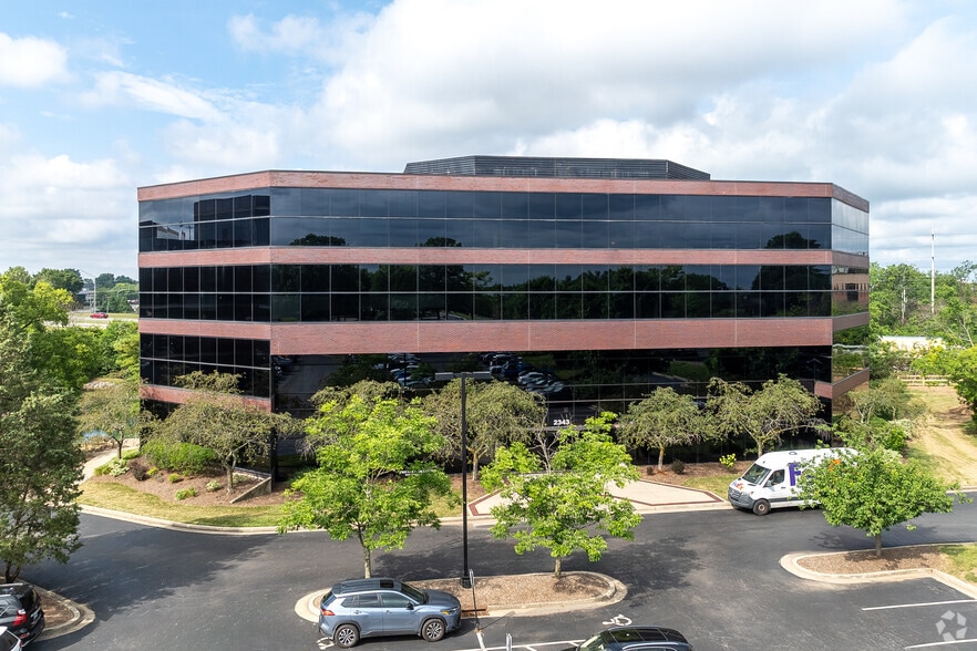 2525 Harrodsburg Rd, Lexington, KY for lease - Building Photo - Image 3 of 17