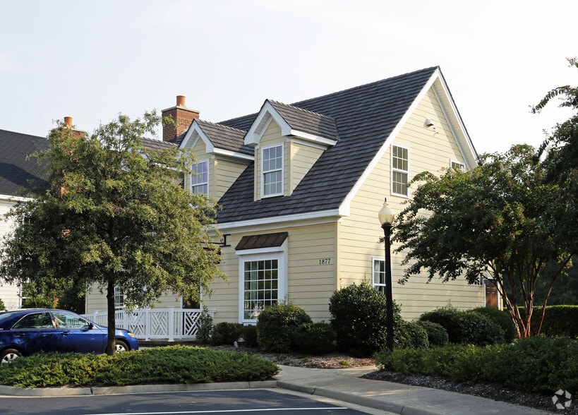1877 Governors Pointe Dr, Suffolk, VA for lease - Building Photo - Image 3 of 5