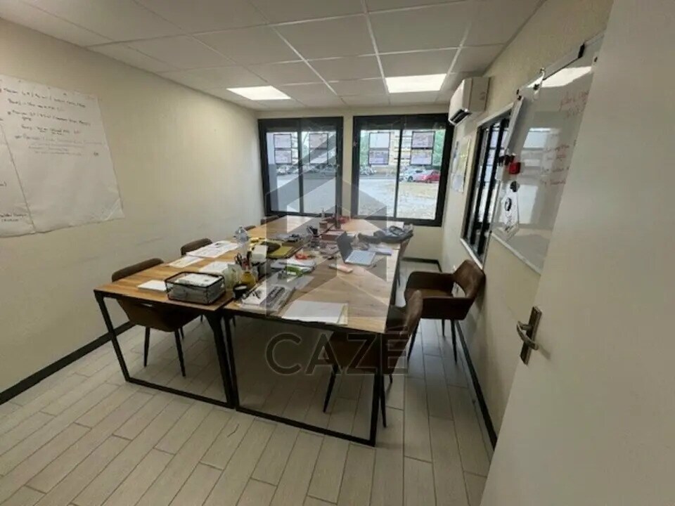 Office in Pessac for lease Interior Photo- Image 1 of 12