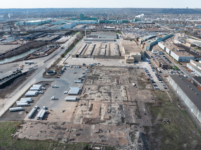 Pier 22 - South Hobson Road - Vacant Land Blvd, Hamilton, ON for lease - Building Photo - Image 3 of 6