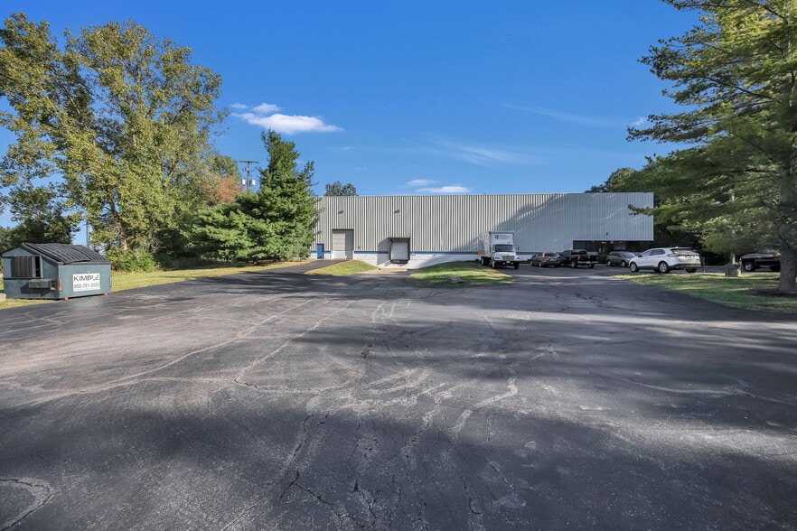 700 O'Neill Dr, Hebron, OH for lease - Building Photo - Image 3 of 4