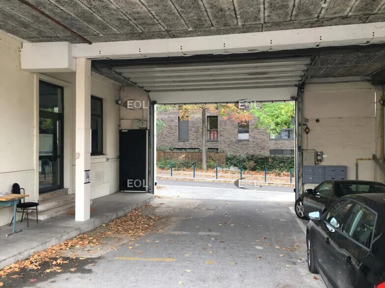 Flex in Pantin for lease - Building Photo - Image 3 of 4