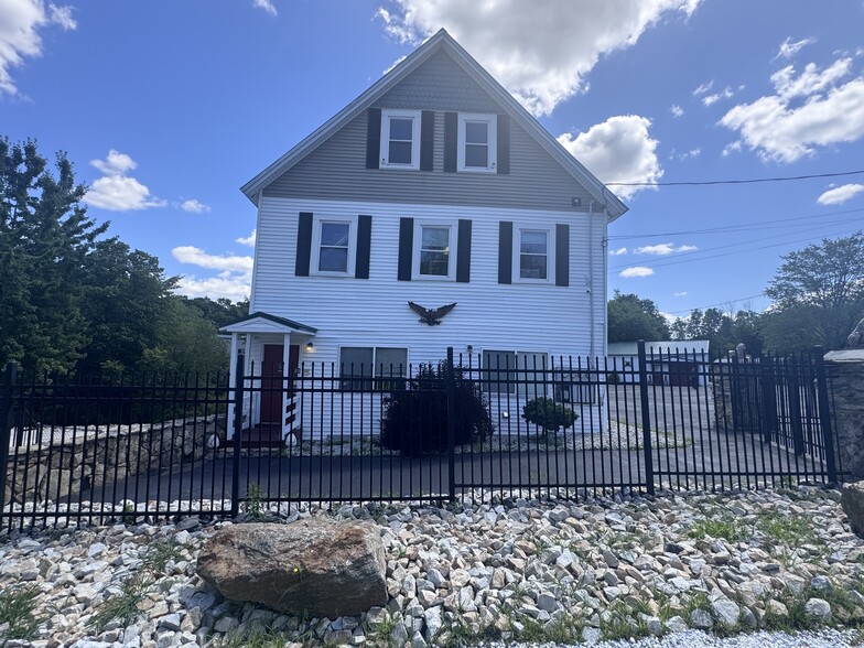 16 Concord Hill Rd, Pittsfield, NH for sale - Primary Photo - Image 1 of 31