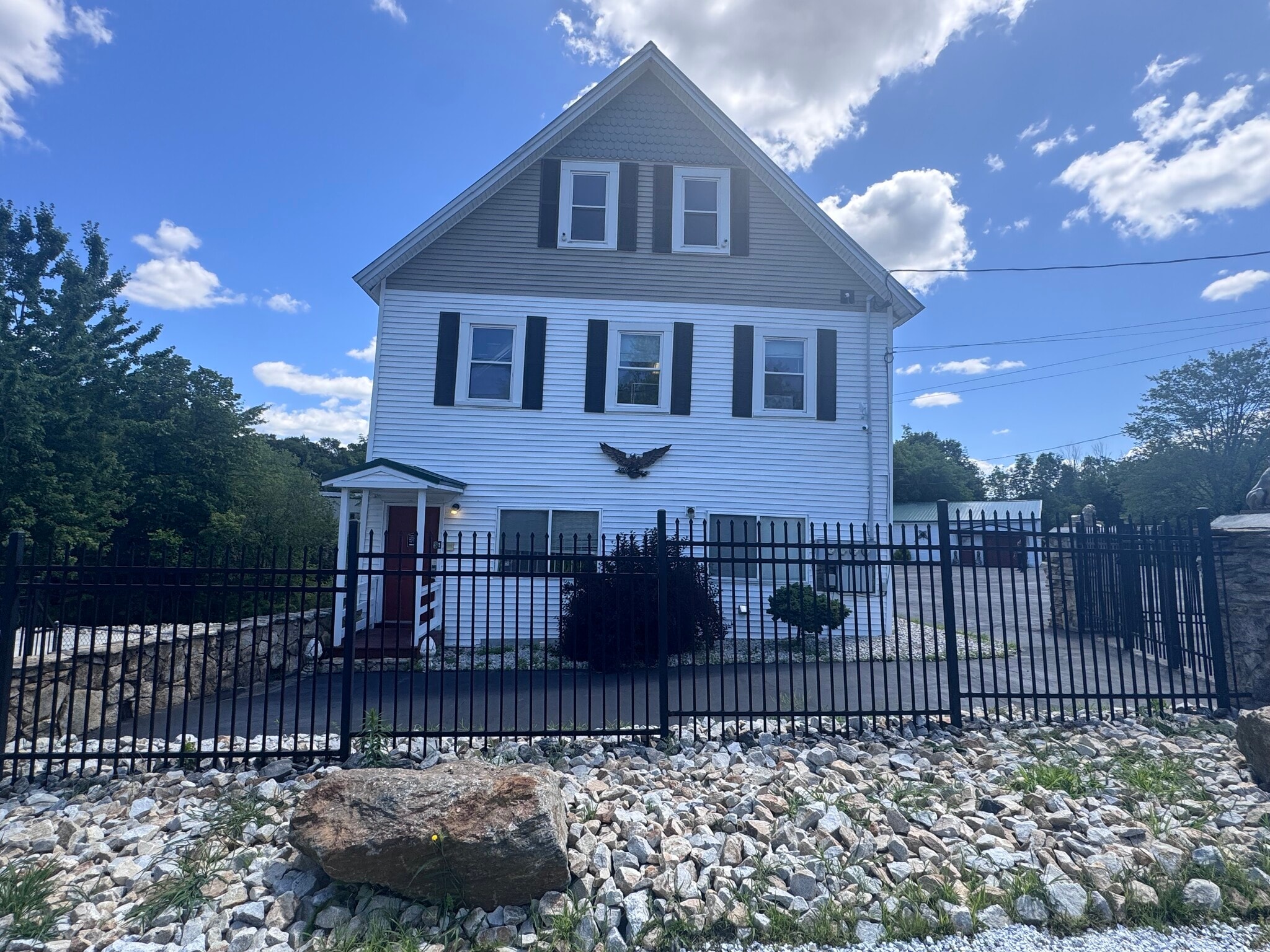 16 Concord Hill Rd, Pittsfield, NH for sale Primary Photo- Image 1 of 32