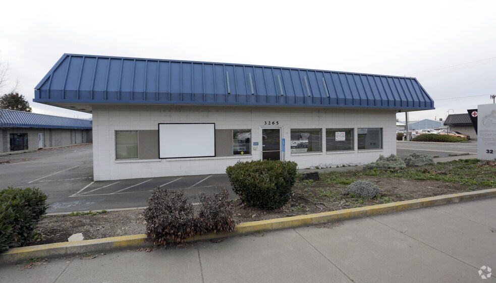 3265 Biddle Rd, Medford, OR for sale - Primary Photo - Image 1 of 1