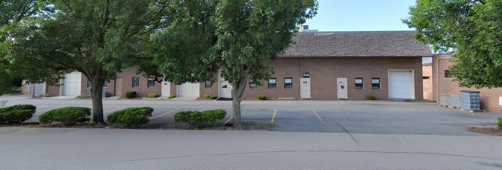 93 S Railroad Ave, Bergenfield, NJ for lease - Building Photo - Image 1 of 1