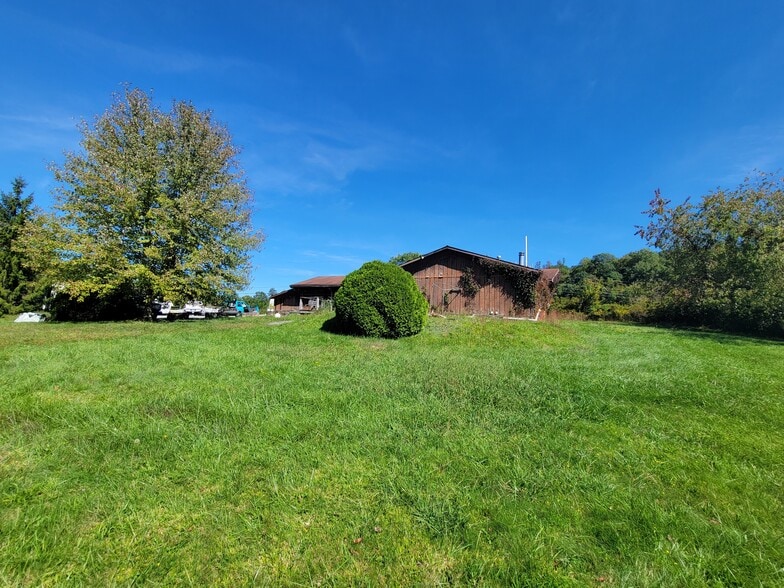 414 Milroy Grose, Lansing, WV for sale - Building Photo - Image 1 of 34