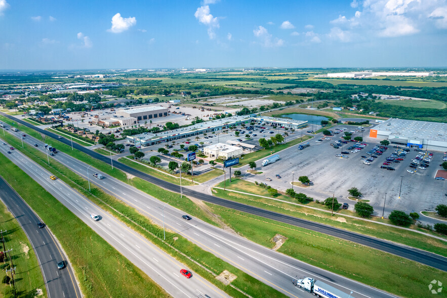 2000 SE Loop 410, San Antonio, TX for lease - Aerial - Image 2 of 33