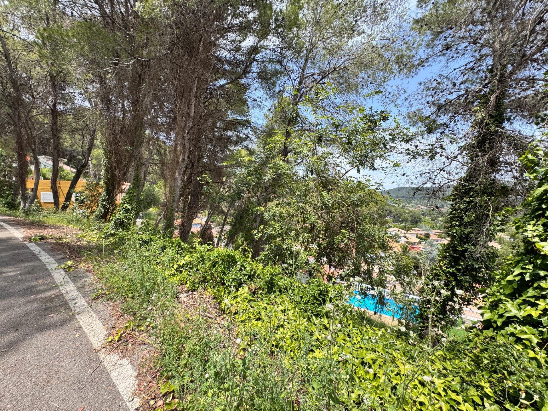 Land in València for sale Building Photo- Image 1 of 12