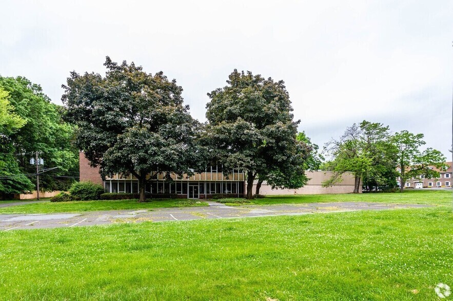 184 Central Ave, Old Tappan, NJ 07675