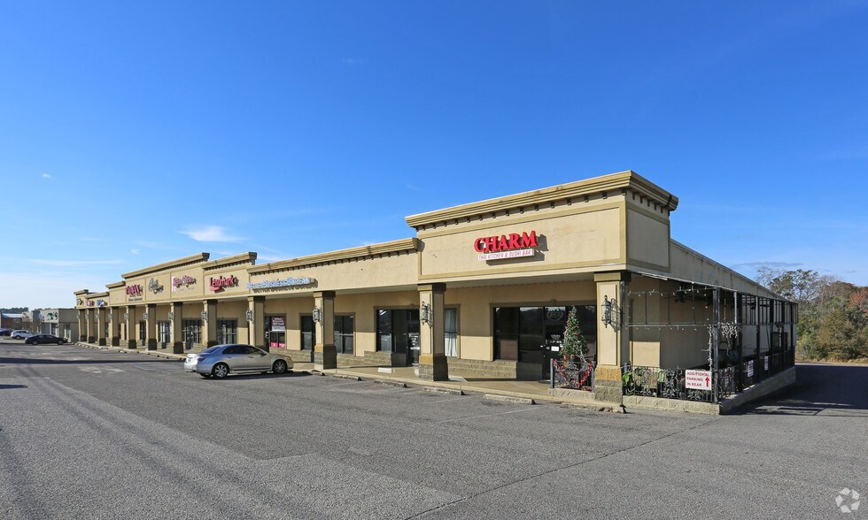 960 Schillinger Rd, Mobile, AL 36608