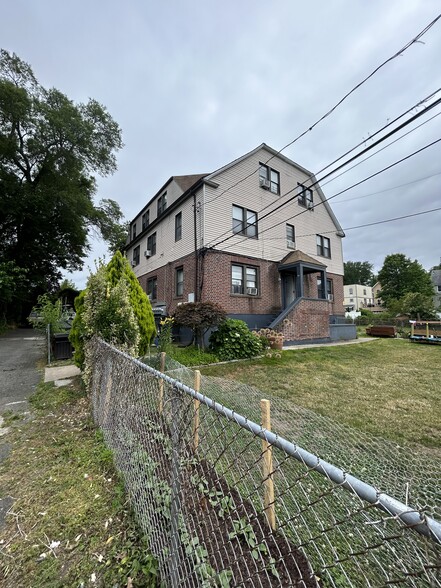 84 Winthrop Ave, New Rochelle, NY for sale - Building Photo - Image 1 of 1