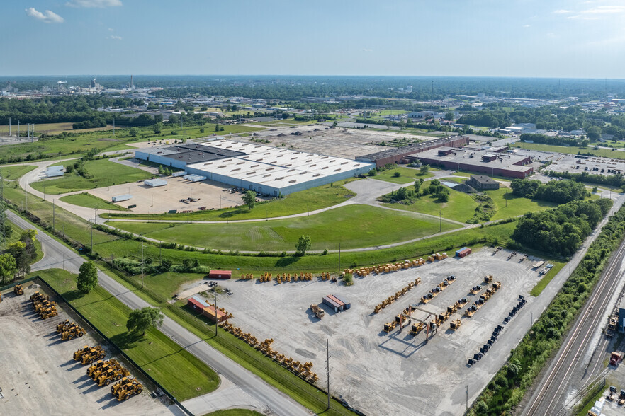 2500 N 22nd St, Decatur, IL for lease - Building Photo - Image 3 of 7