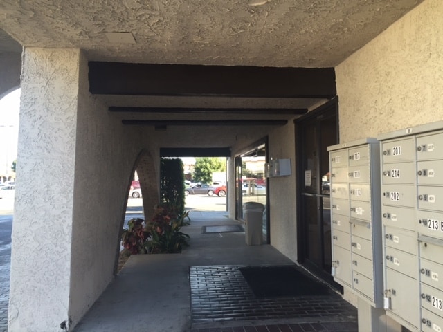 631 S Brookhurst St, Anaheim, CA for lease - Building Photo - Image 3 of 6