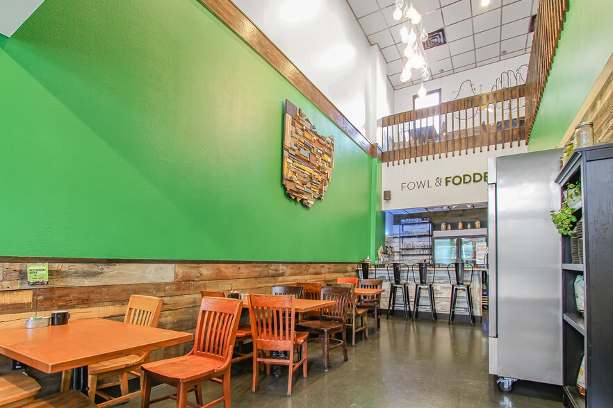 614 Adams St, Toledo, OH for lease - Building Photo - Image 3 of 9