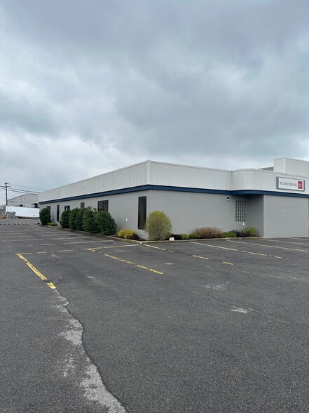 91-101 Benbro Dr, Cheektowaga, NY for lease - Building Photo - Image 1 of 13