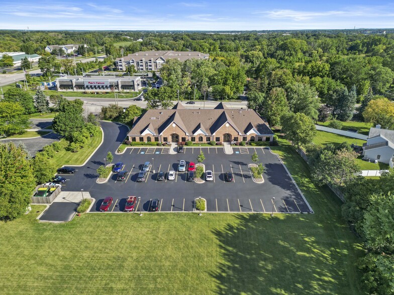 6475 Washington St, Gurnee, IL for sale - Building Photo - Image 1 of 46