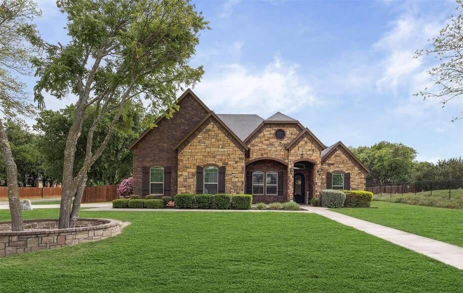 7839 Blanchard Way, Fort Worth, TX for sale - Primary Photo - Image 1 of 42
